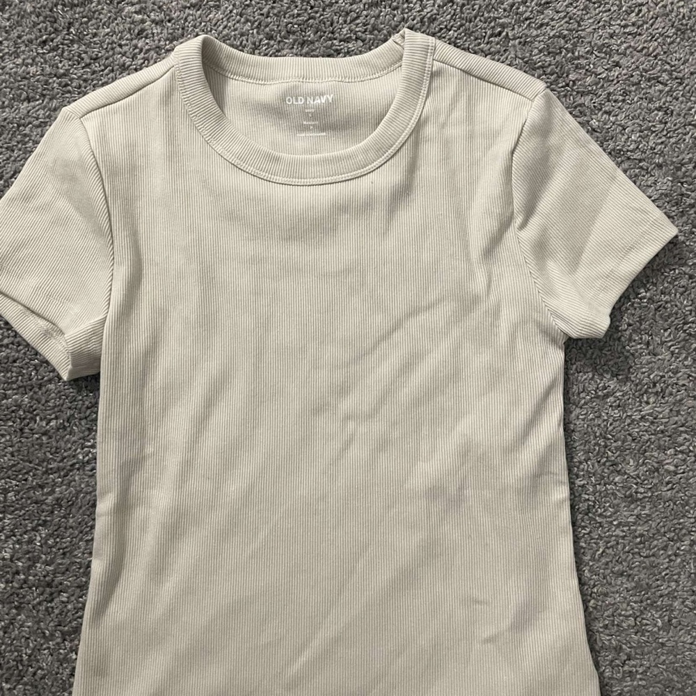 Old navy tee.